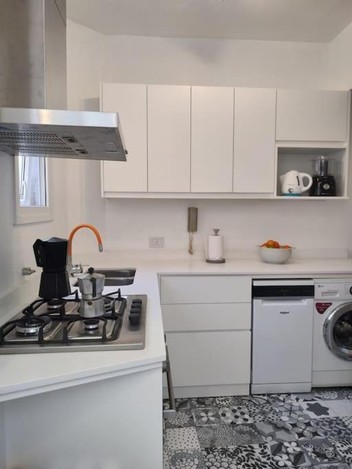 Clasico Y Moderno Departamento En El Corazon De Buenos Aires Exterior foto