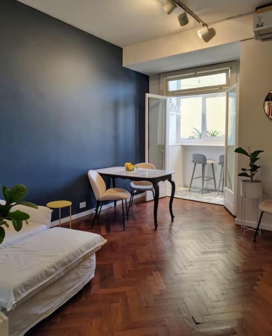 Clasico Y Moderno Departamento En El Corazon De Buenos Aires Exterior foto